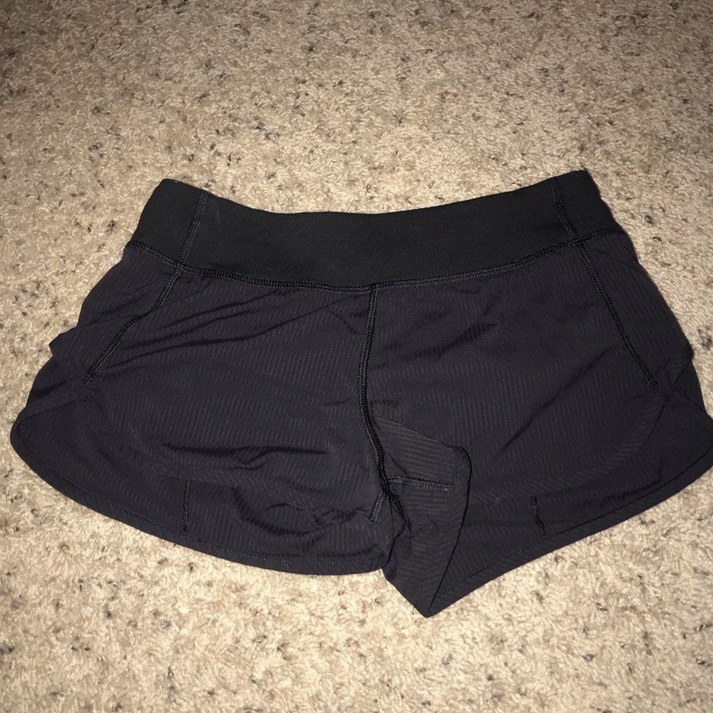 Black ivivva shorts 2.5